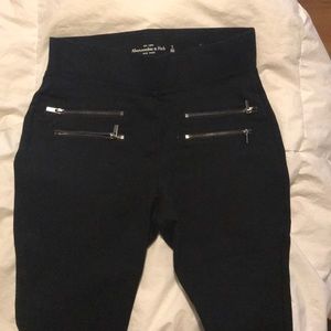 Black Abercrombie & Fitch jeggings